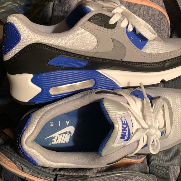 I don’t really like wearing tennis shoes anymore! More of a crocs person.💓 - Picture 1 of 3